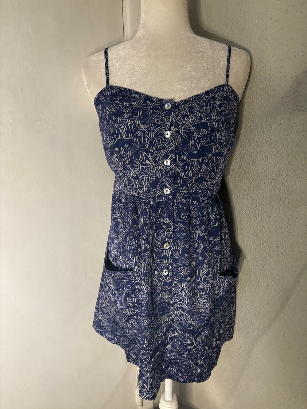 Forever 21 Blue/White Print Mini Dress M Casual Boho Classic Preppy Minimalist
